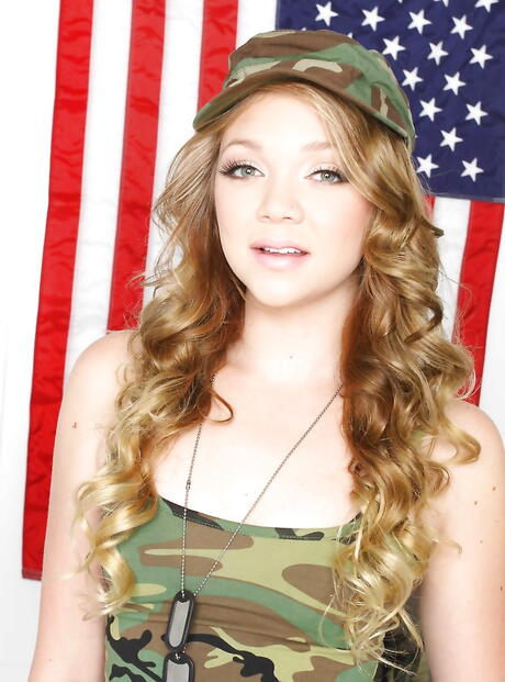 Shapely american young Jessie Andrews exhibiting small tits and hairy pussy 